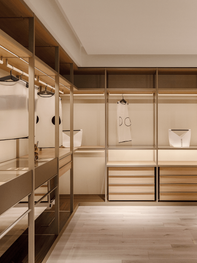 SULAYMAN-INTELLIGENT CLOSET