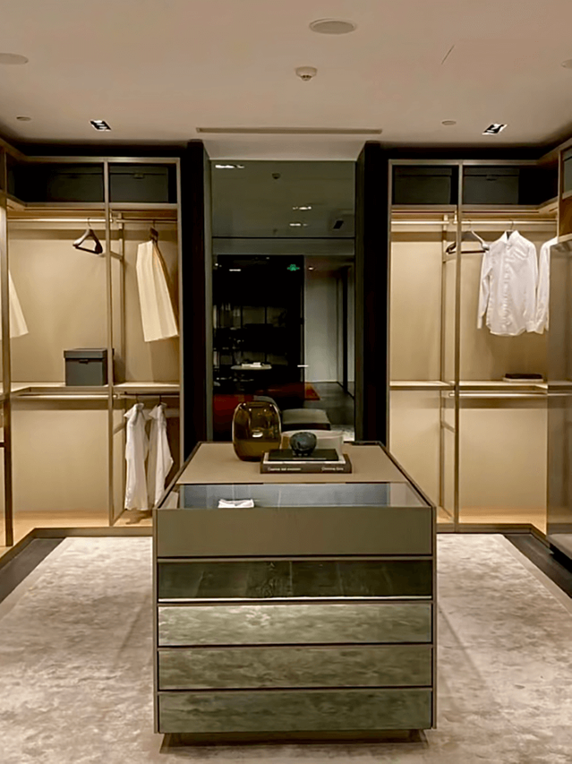 SULAYMAN-INTELLIGENT CLOSET